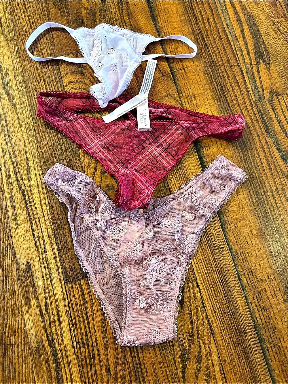 🎉NWT! Victoria'Small Secret Lace Panties 3-Pack in Pink & Red Size Small NWT